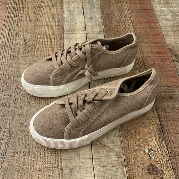 Just Fab Women's Sz 8M Sneakers Shoes Portabella Low Top Lace Up Canvas - Picture 1 of 10